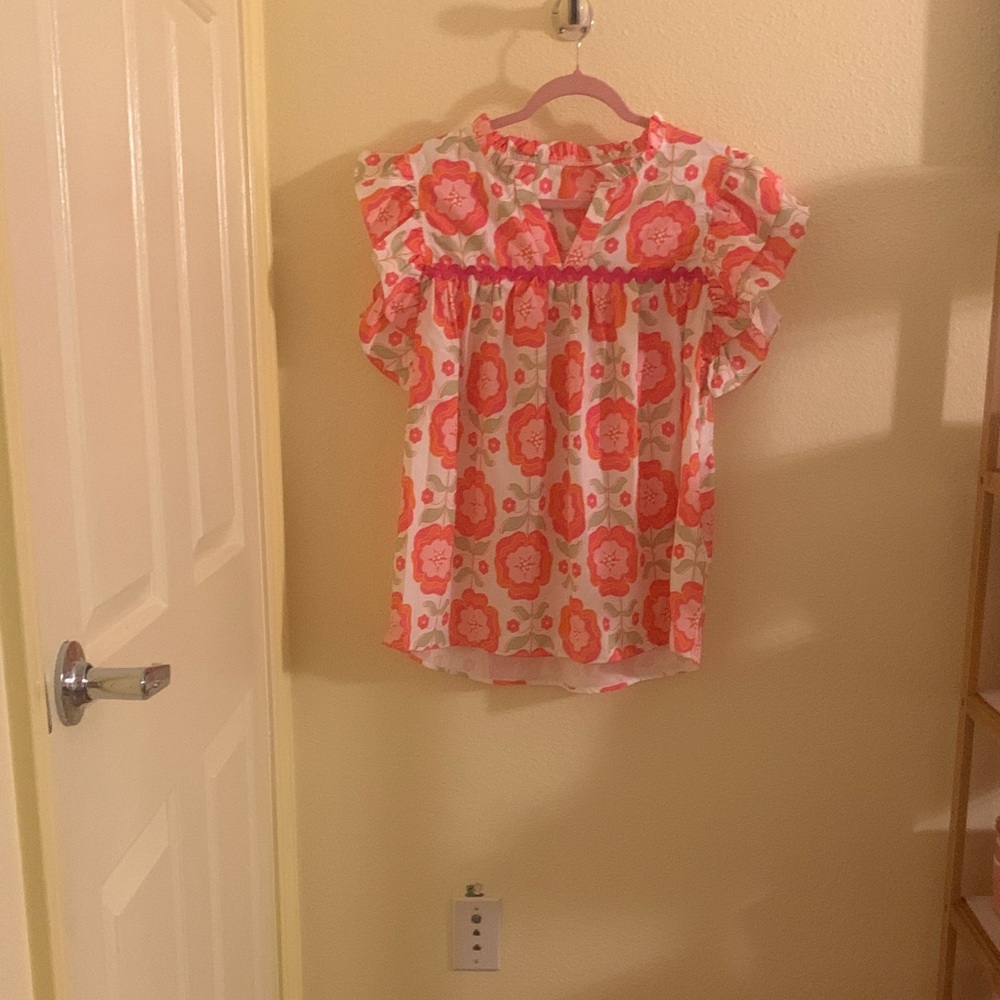 NWOT Women's Floral Blouse with Pink and White Design